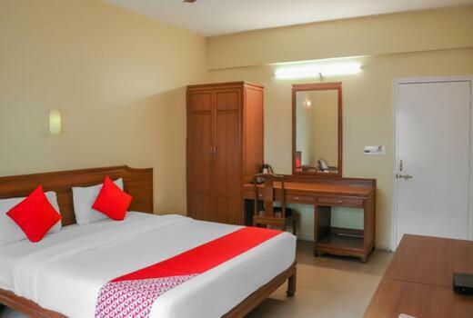 פונה Hotel Nandanvan Annexe מראה חיצוני תמונה